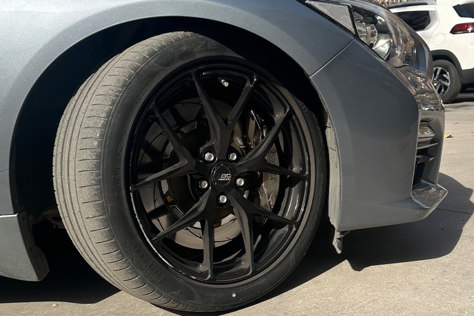 Infiniti Q50 — Комплект по кругу: 6-поршневой S67A + задний S47R · диски 380 мм — фото 2