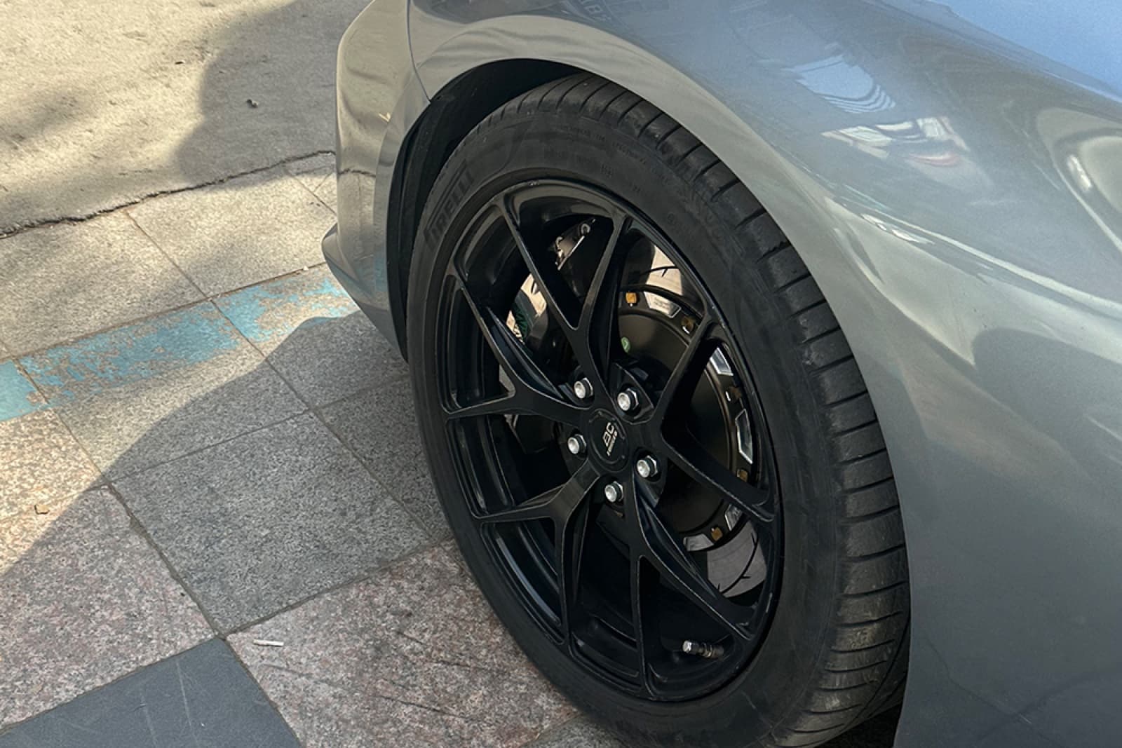 Infiniti Q50 — Комплект по кругу: 6-поршневой S67A + задний S47R · диски 380 мм — фото 5
