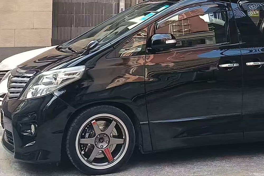 Toyota Alphard — тормозной комплект SAVANINI