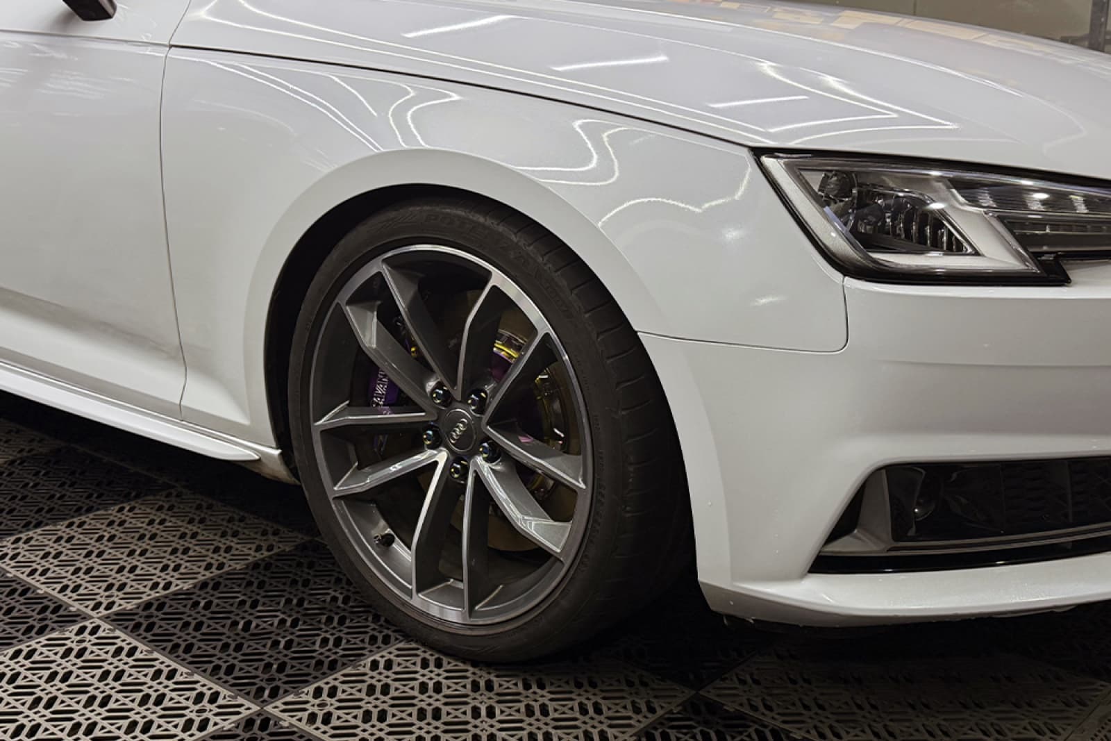 Audi A4L — Комплект 6-поршневой S67A · диск 400 мм