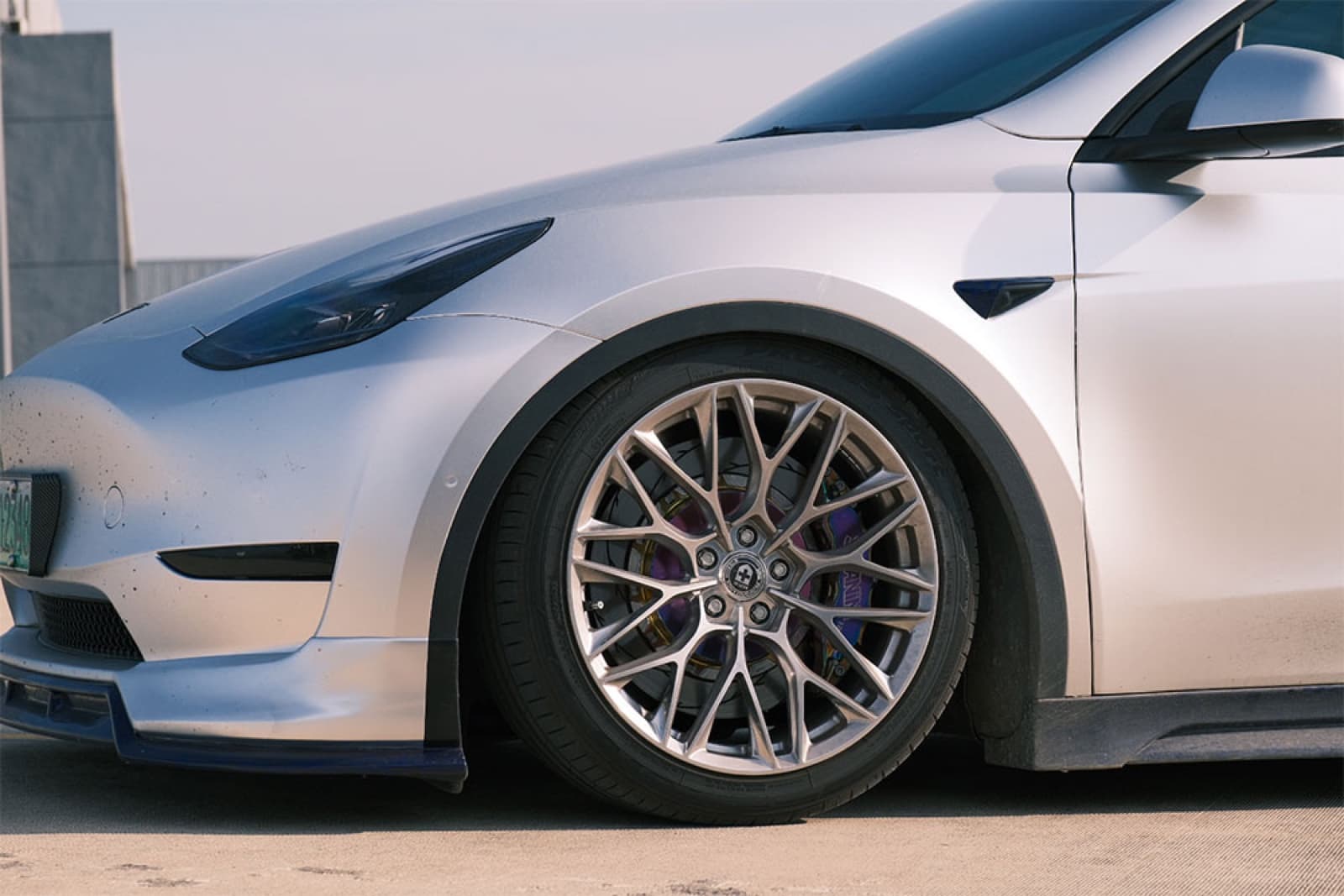Tesla Model Y — Комплект 12-поршневой S1200 · диск 400 мм — фото 3