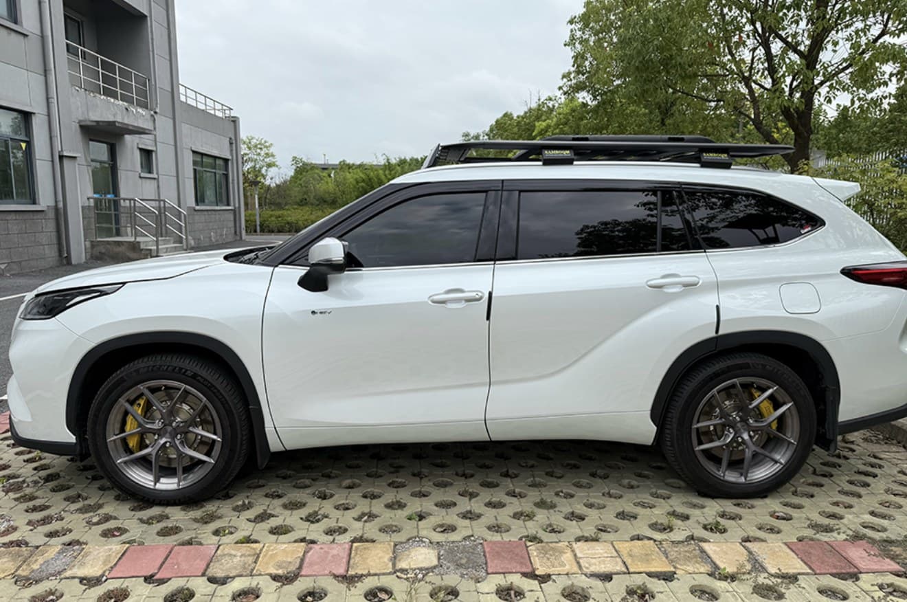 Toyota Highlander — тормозной комплект SAVANINI