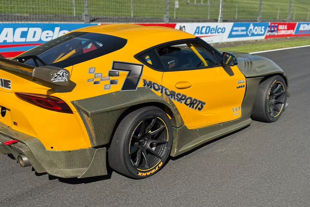 Toyota GR Supra — тормоза SAVANINI перед R680A · зад R680R · диски 380 мм, карбон-керамика